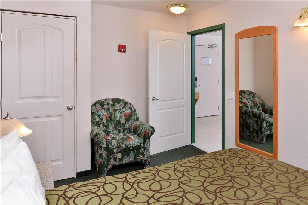 Canadas Best Value Inn Valemount Room photo