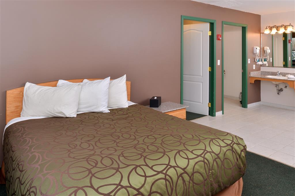 Canadas Best Value Inn Valemount Room photo