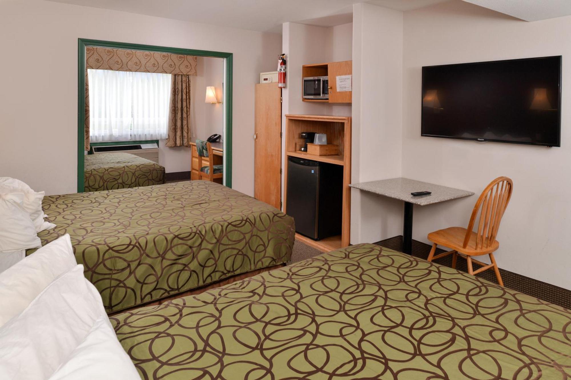 Canadas Best Value Inn Valemount Room photo