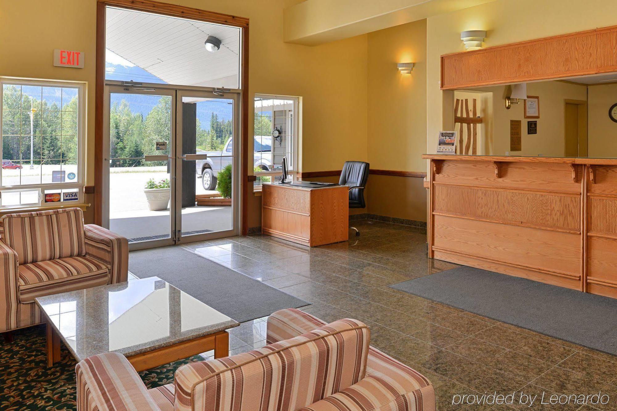 Canadas Best Value Inn Valemount Exterior photo