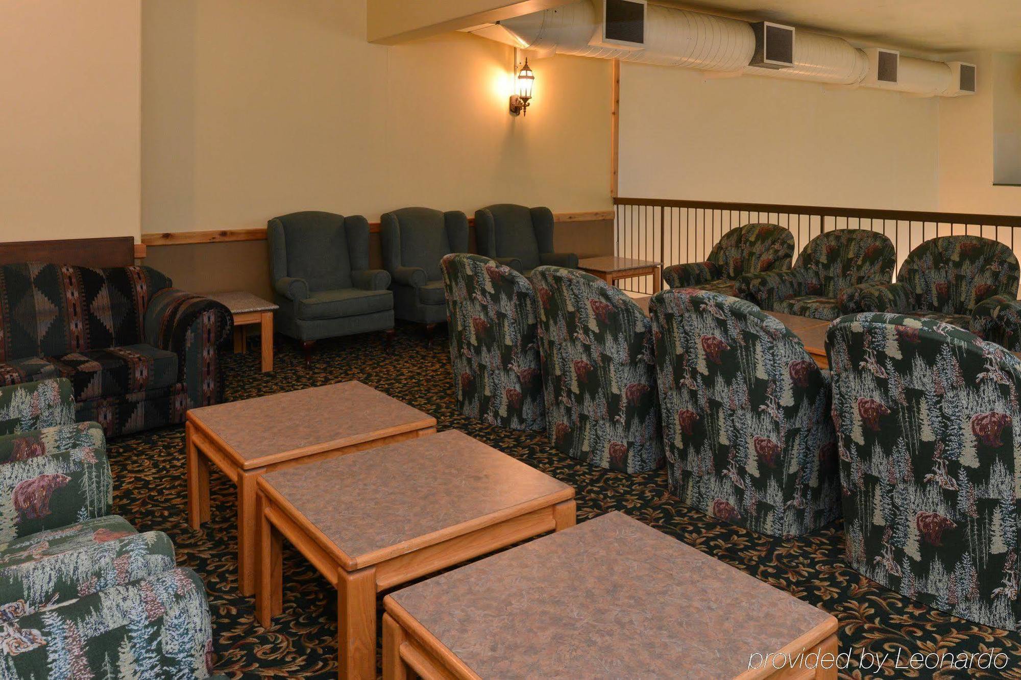 Canadas Best Value Inn Valemount Exterior photo