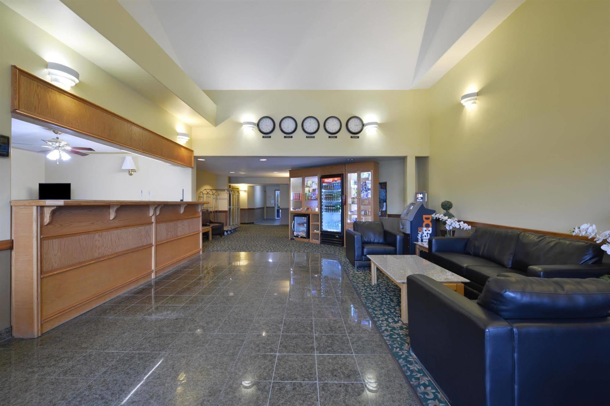 Canadas Best Value Inn Valemount Exterior photo