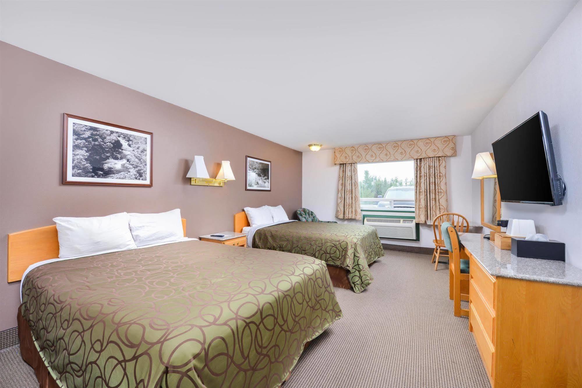Canadas Best Value Inn Valemount Exterior photo